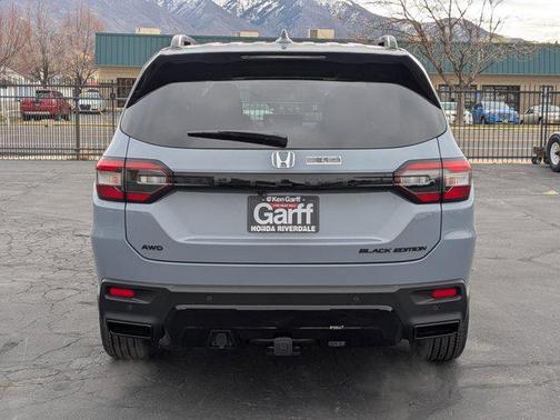 Sonic Gray Pearl 2026 Honda Pilot Black Edition