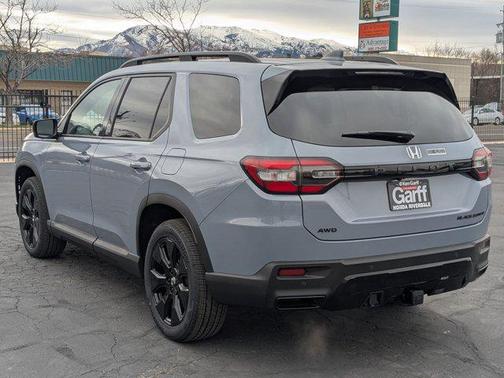 Sonic Gray Pearl 2026 Honda Pilot Black Edition