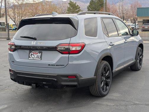 Sonic Gray Pearl 2026 Honda Pilot Black Edition