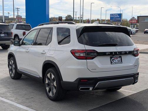 Platinum White Pearl 2026 Honda Pilot Touring 8-Passenger