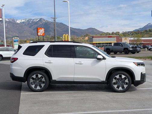 Platinum White Pearl 2026 Honda Pilot Touring 8-Passenger