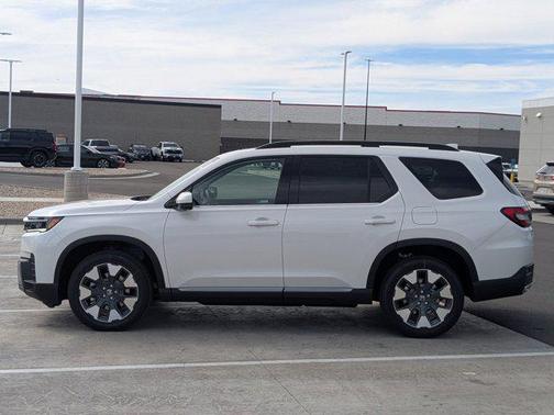 Platinum White Pearl 2026 Honda Pilot Touring 8-Passenger