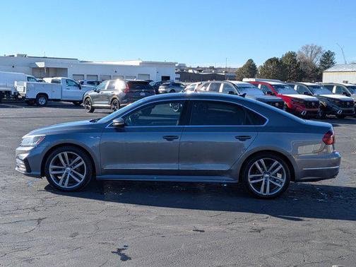 2017 Volkswagen Passat 1.8T R-Line w/Comfort