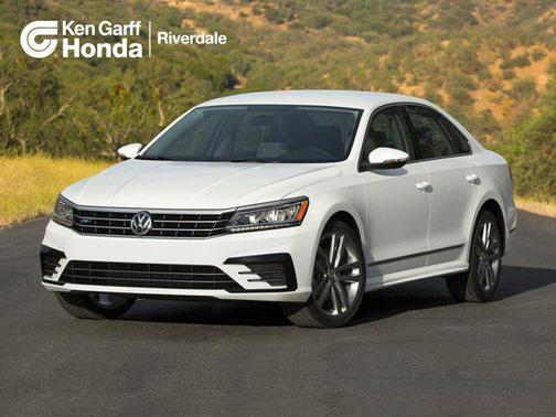 2017 Volkswagen Passat 1.8T R-Line w/Comfort