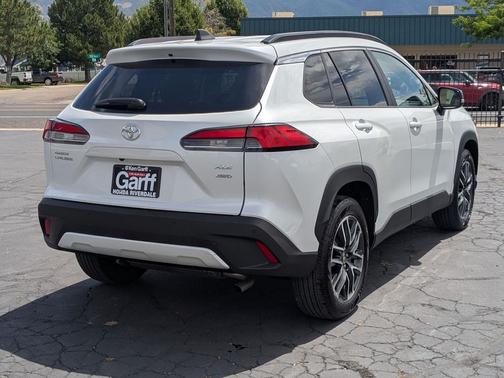Wind Chill Pearl 2026 Toyota Corolla Cross XLE