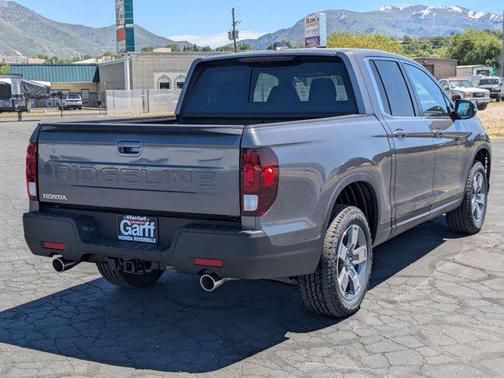 Modern Steel Metallic 2026 Honda Ridgeline RTL