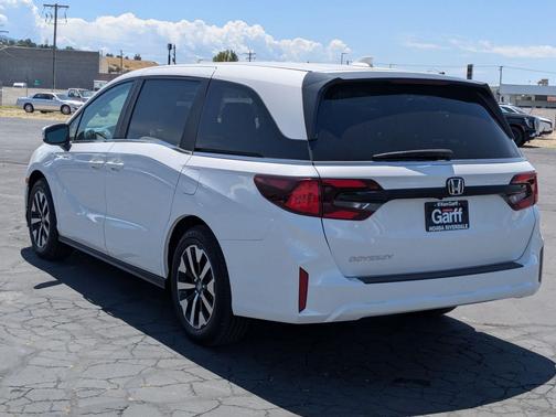 Platinum White Pearl 2026 Honda Odyssey EX-L