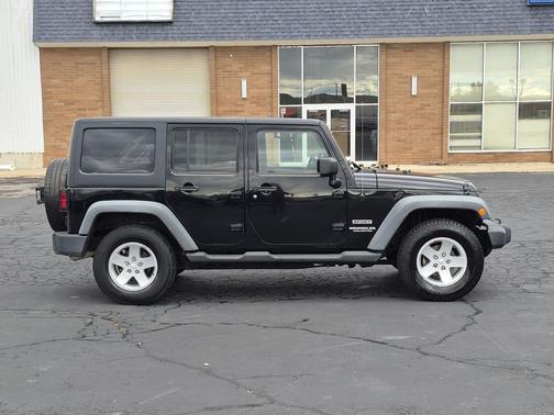 Black Clearcoat 2011 Jeep Wrangler Unlimited Sport