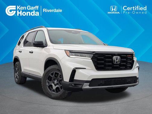 Platinum White Pearl 2025 Honda Pilot TrailSport