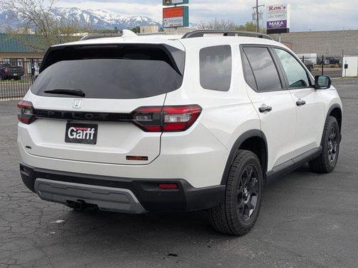 Platinum White Pearl 2025 Honda Pilot TrailSport