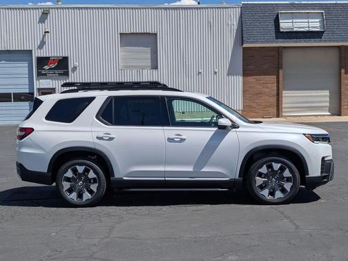 Platinum White 2026 Honda Pilot Elite