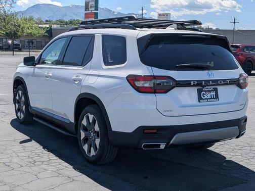 Platinum White 2026 Honda Pilot Elite
