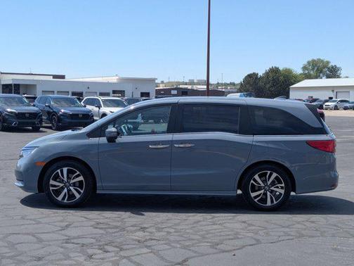 Sonic Gray Pearl 2023 Honda Odyssey Touring