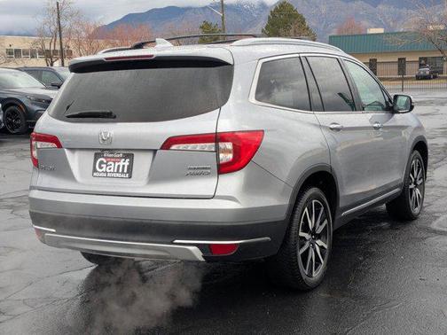 2020 Honda Pilot Touring 8-Passenger