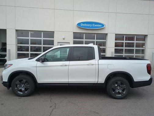 Platinum White Pearl 2026 Honda Ridgeline TrailSport