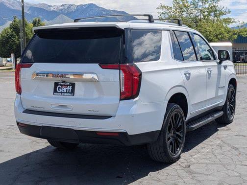 White Frost Tricoat 2021 GMC Yukon SLT