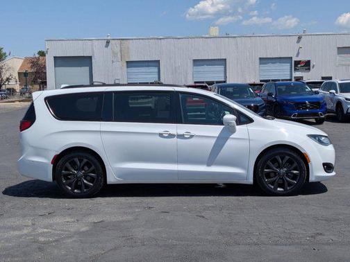 2019 Chrysler Pacifica Touring-L Plus