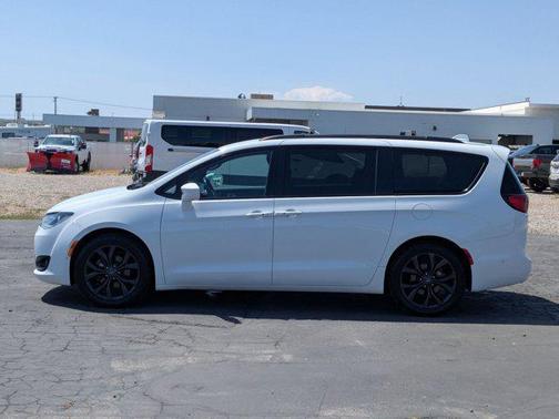 2019 Chrysler Pacifica Touring-L Plus