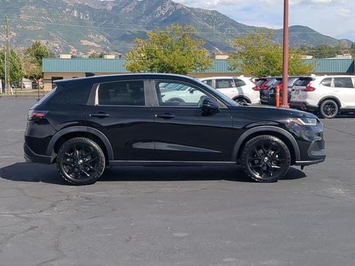 Crystal Black Pearl 2024 Honda HR-V Sport