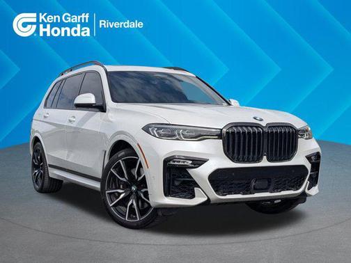Mineral White Metallic 2022 BMW X7 xDrive40i