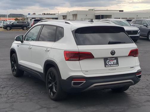 Pure White 2022 Volkswagen Taos 1.5T SE