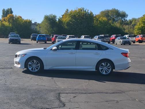 Platinum White Pearl 2018 Honda Accord LX