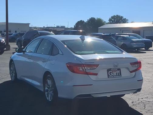 Platinum White Pearl 2018 Honda Accord LX