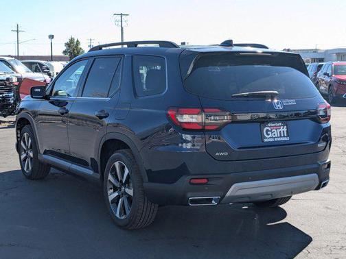 2025 Honda Pilot Touring 8-Passenger