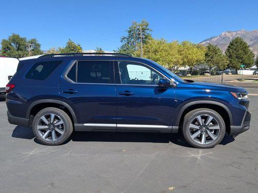 2025 Honda Pilot Touring 8-Passenger
