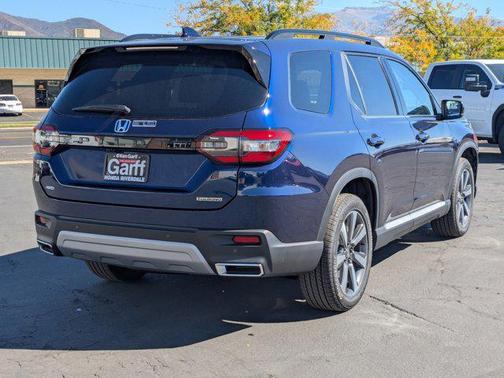 2025 Honda Pilot Touring 8-Passenger