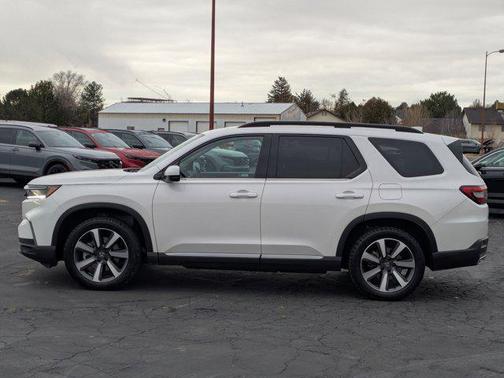 2023 Honda Pilot Touring 8-Passenger