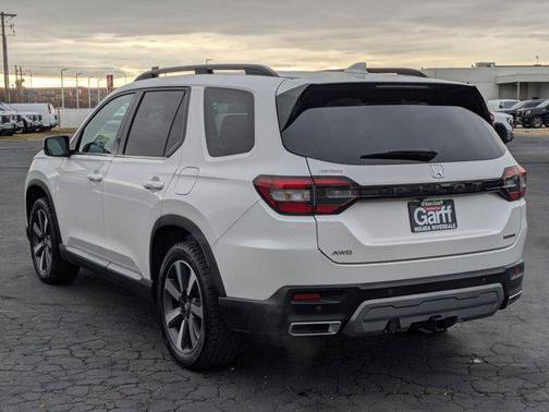 2023 Honda Pilot Touring 8-Passenger
