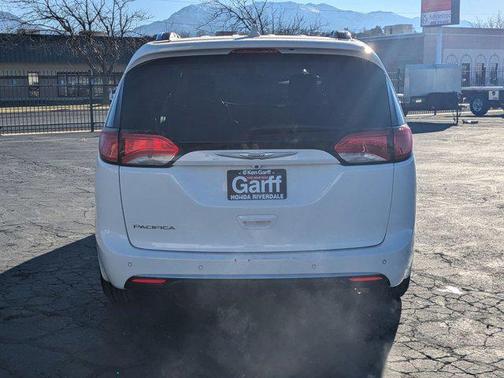 2018 Chrysler Pacifica Touring-L Plus