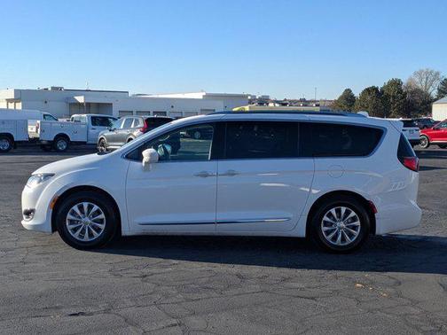 2018 Chrysler Pacifica Touring-L Plus