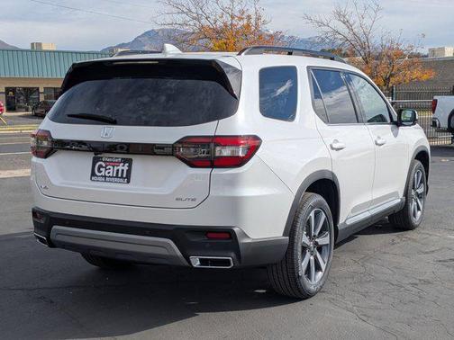 2025 Honda Pilot Elite