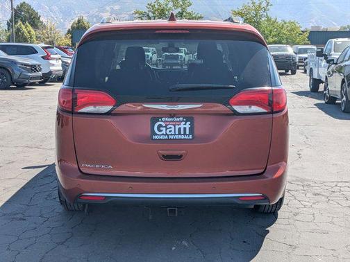 2018 Chrysler Pacifica Touring-L Plus