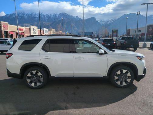 Platinum White Pearl 2026 Honda Pilot Elite