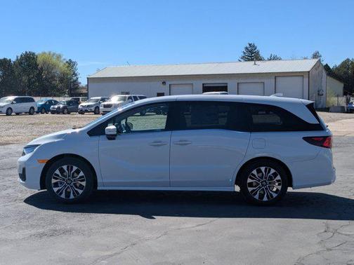 Platinum White Pearl 2026 Honda Odyssey Elite