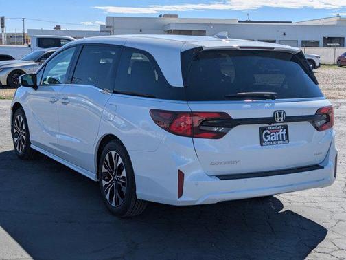 Platinum White Pearl 2026 Honda Odyssey Elite