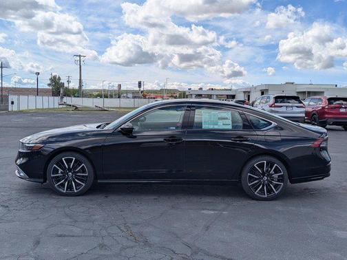 Crystal Black Pearl 2026 Honda Accord Hybrid Touring