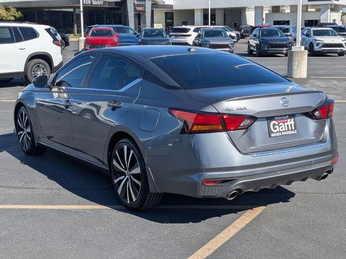 Gun Metallic 2022 Nissan Altima SR FWD