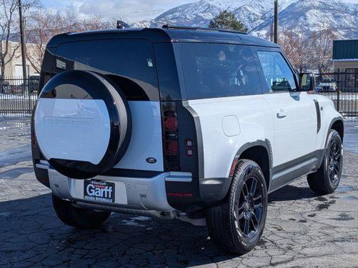 2025 Land Rover Defender 90 P300 S