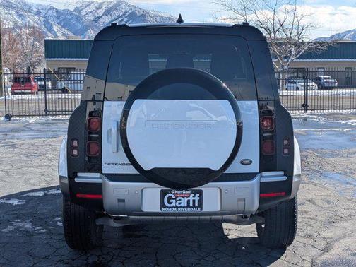 2025 Land Rover Defender 90 P300 S