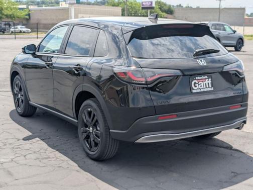 Crystal Black Pearl 2027 Honda HR-V Sport AWD