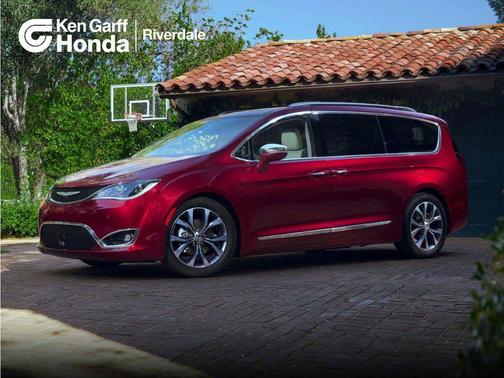 Granite Crystal Metallic Clearcoat 2018 Chrysler Pacifica LX