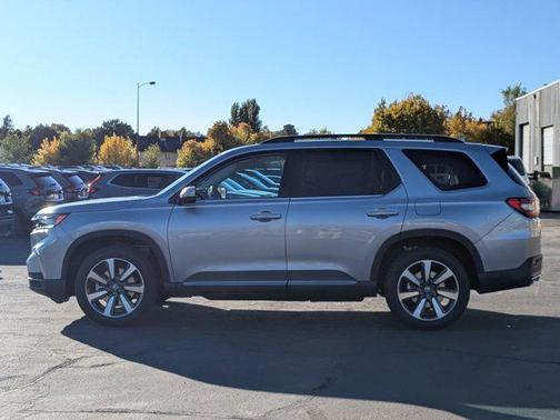 2025 Honda Pilot Touring 8-Passenger