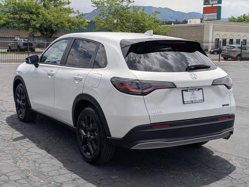 Platinum White Pearl 2024 Honda HR-V Sport