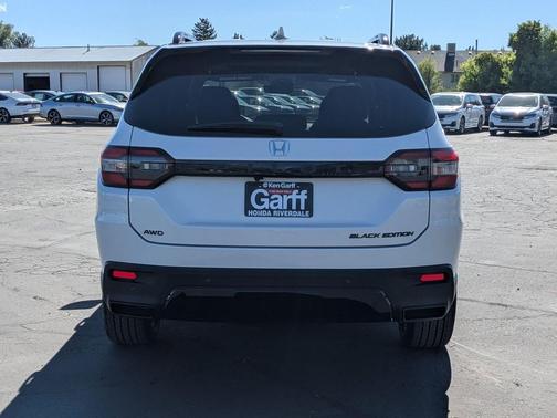 Platinum White Pearl 2026 Honda Pilot Black Edition