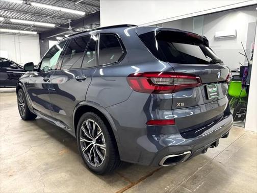 2021 BMW X5 M50i