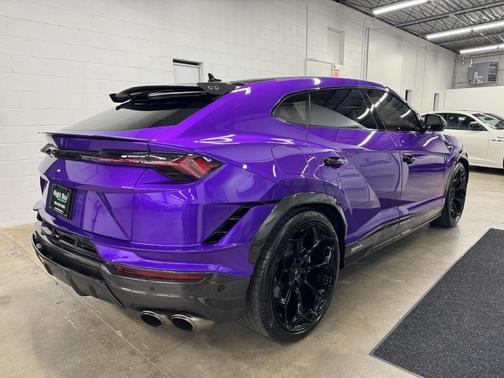 2023 Lamborghini Urus Performante